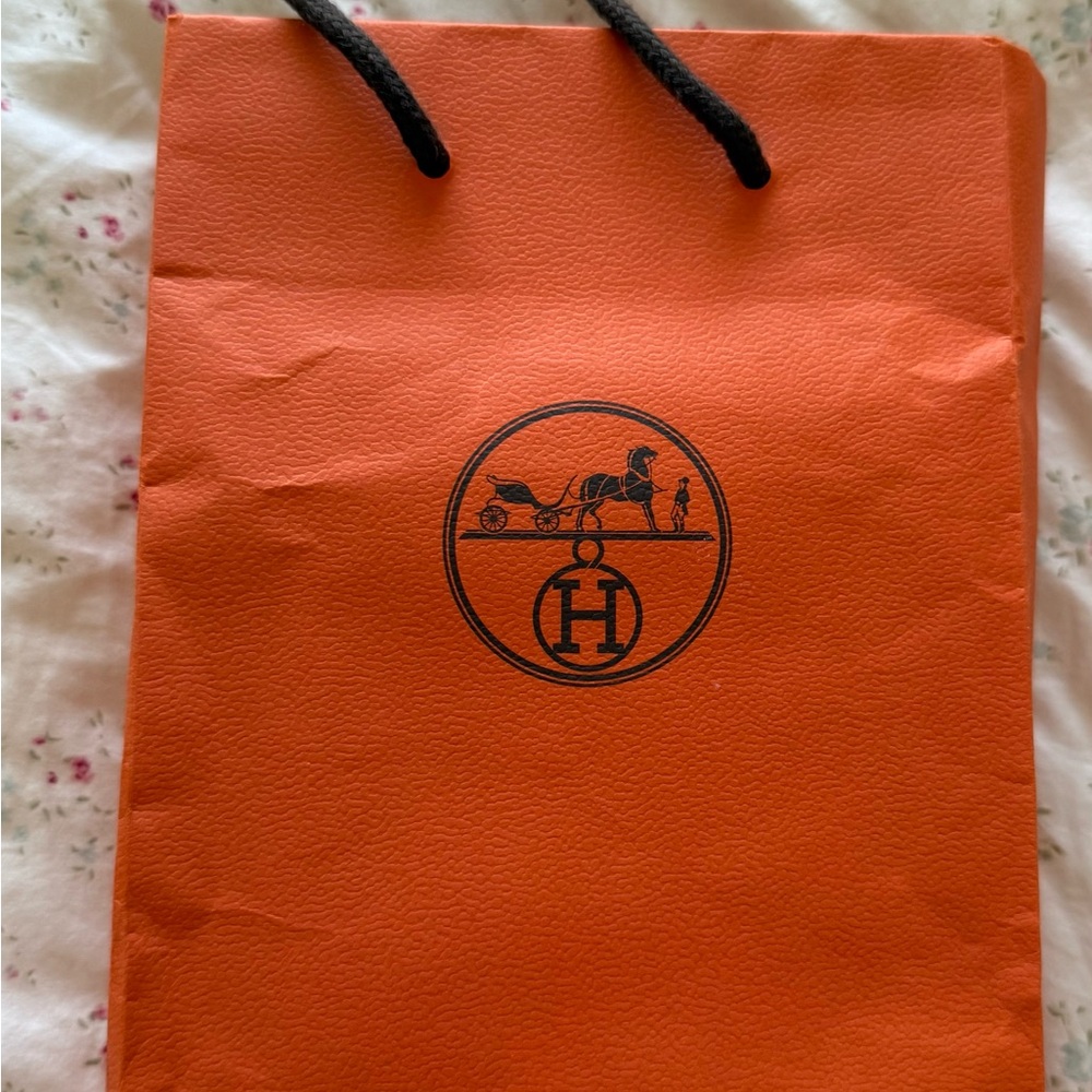 Hermès Orange Gift Box with Ribbon - Picture 2 of 9